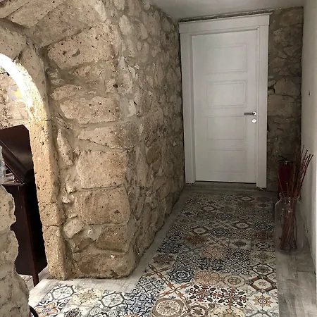 Livan Deluxe 酒店 3*