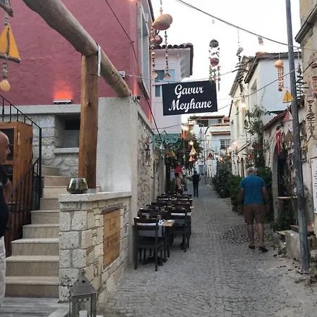 酒店 Livan Deluxe 3*