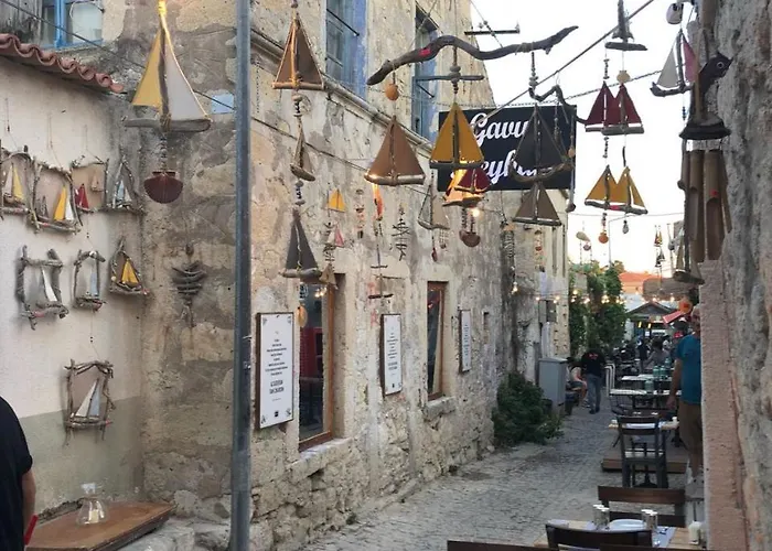 Livan Deluxe Hotel 3*