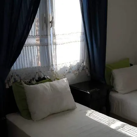 Livan Deluxe Hotel 3*