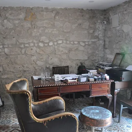 Livan Deluxe Hotel