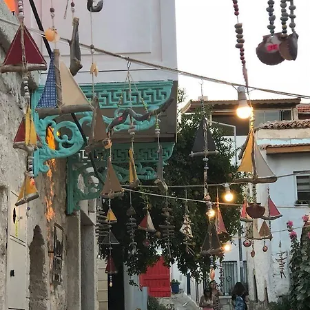 Livan Deluxe فندق ألاتشاتي