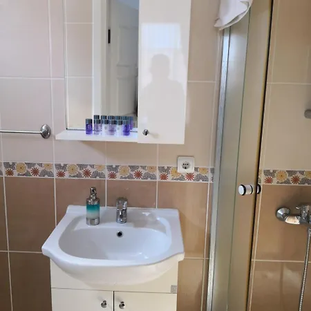 فندق Livan Deluxe ألاتشاتي