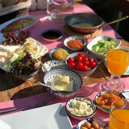 Livan Deluxe 알라카티