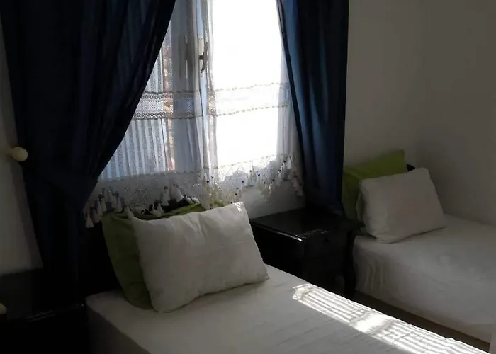 Livan Deluxe Отель 3*