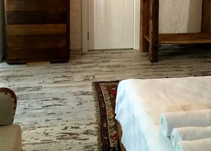 Отель Livan Deluxe 3*