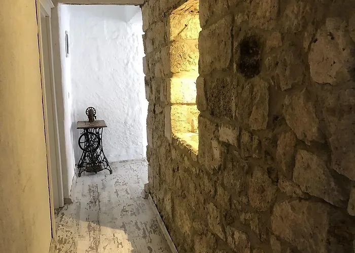 Livan Deluxe Отель