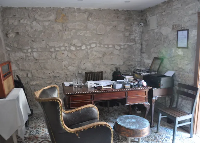 Отель Livan Deluxe 3*