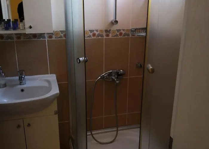 Отель Livan Deluxe